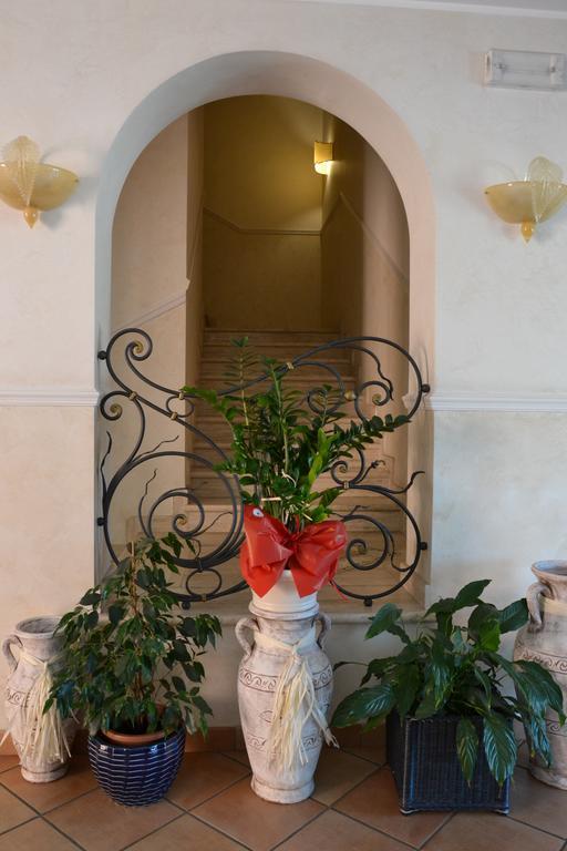 Villa Luigi Hotel & Restaurant Nuova Gestione Villa Rosa Di Martinsicuro エクステリア 写真