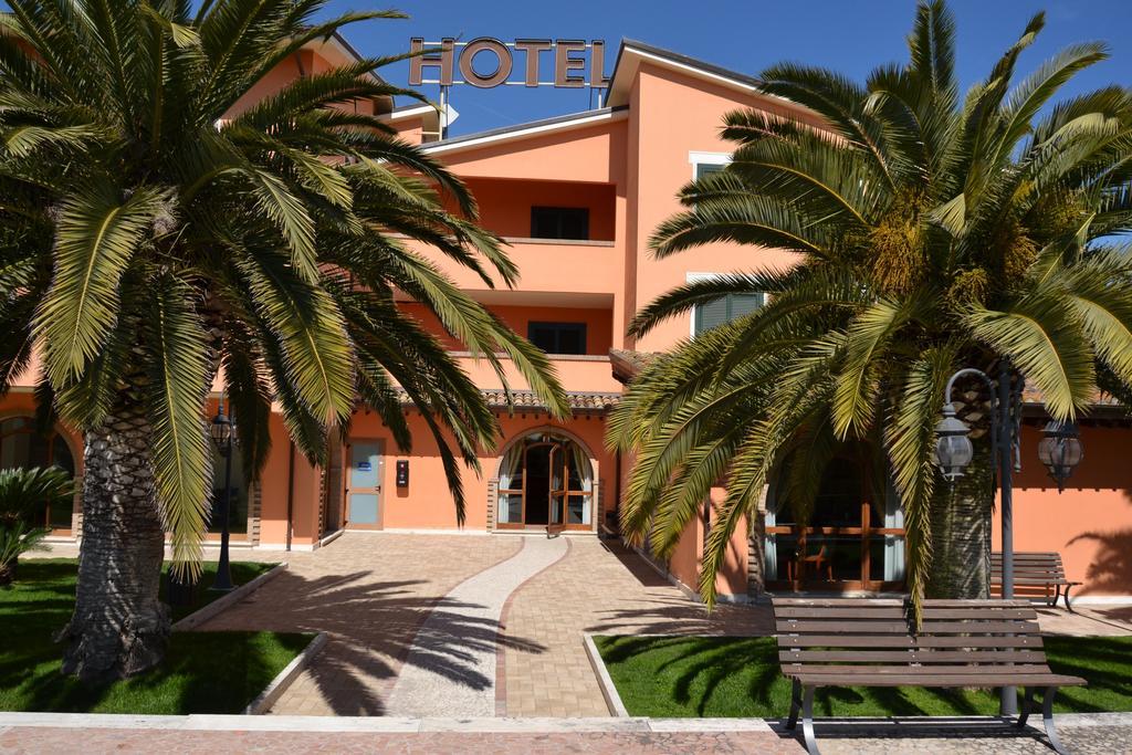 Villa Luigi Hotel & Restaurant Nuova Gestione Villa Rosa Di Martinsicuro エクステリア 写真