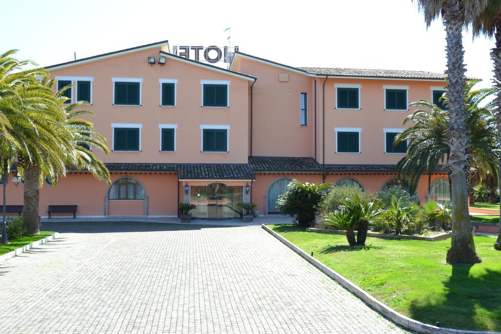 Villa Luigi Hotel & Restaurant Nuova Gestione Villa Rosa Di Martinsicuro エクステリア 写真