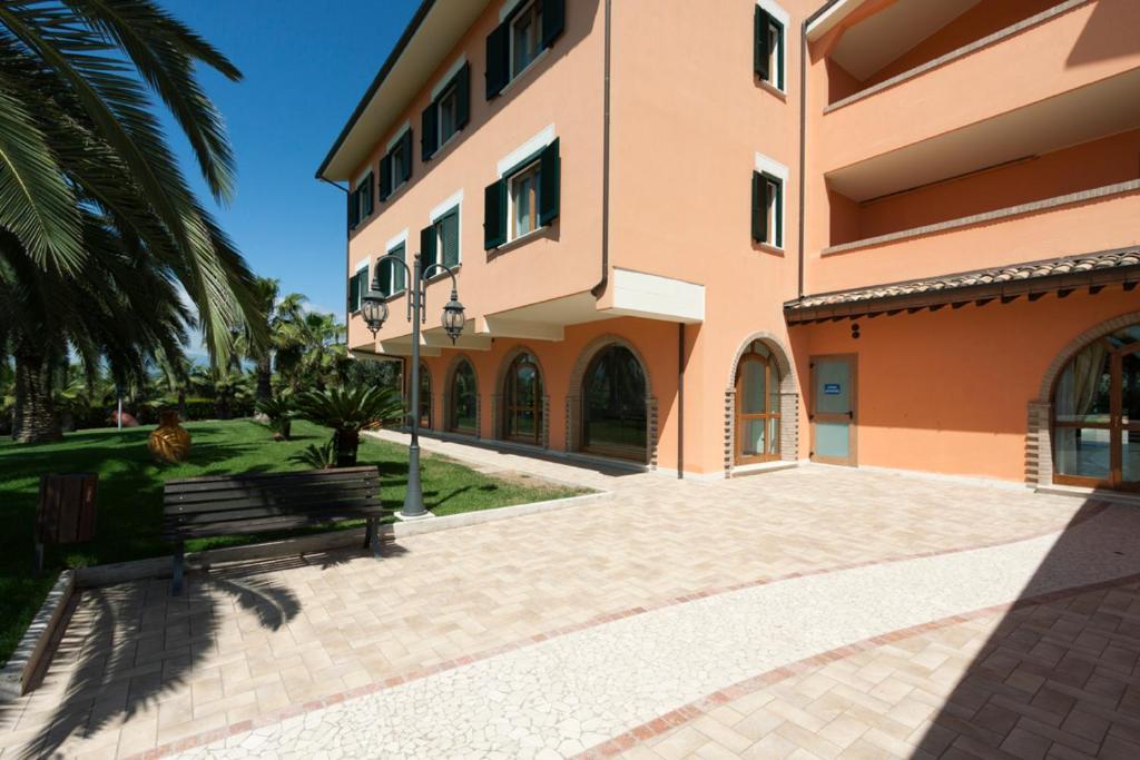 Villa Luigi Hotel & Restaurant Nuova Gestione Villa Rosa Di Martinsicuro エクステリア 写真