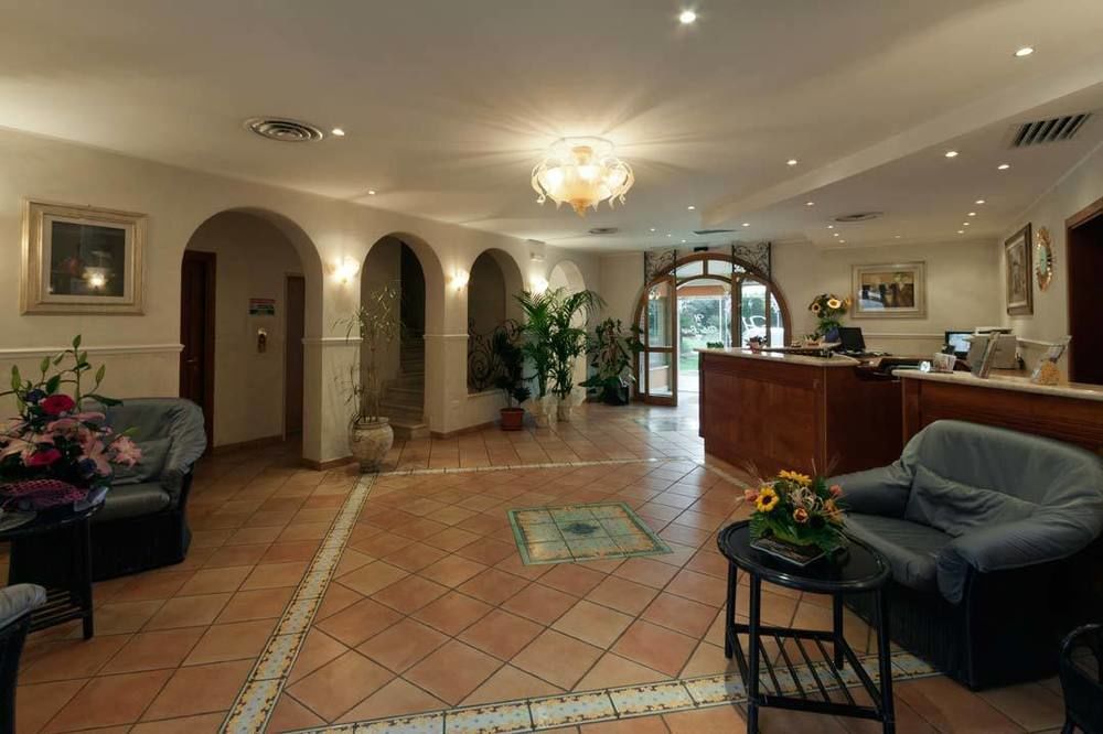 Villa Luigi Hotel & Restaurant Nuova Gestione Villa Rosa Di Martinsicuro エクステリア 写真