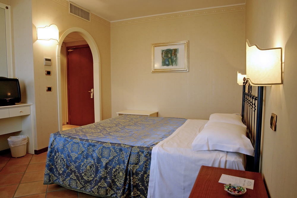 Villa Luigi Hotel & Restaurant Nuova Gestione Villa Rosa Di Martinsicuro エクステリア 写真