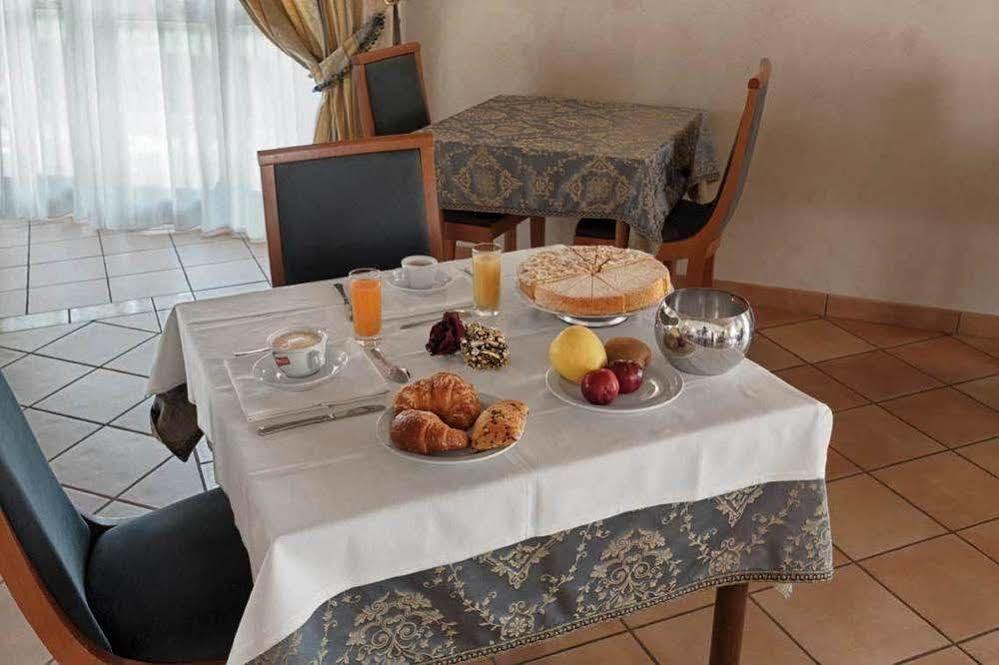 Villa Luigi Hotel & Restaurant Nuova Gestione Villa Rosa Di Martinsicuro エクステリア 写真