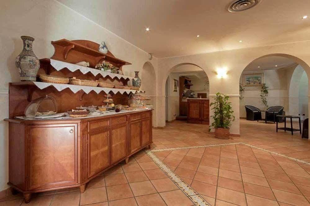 Villa Luigi Hotel & Restaurant Nuova Gestione Villa Rosa Di Martinsicuro エクステリア 写真