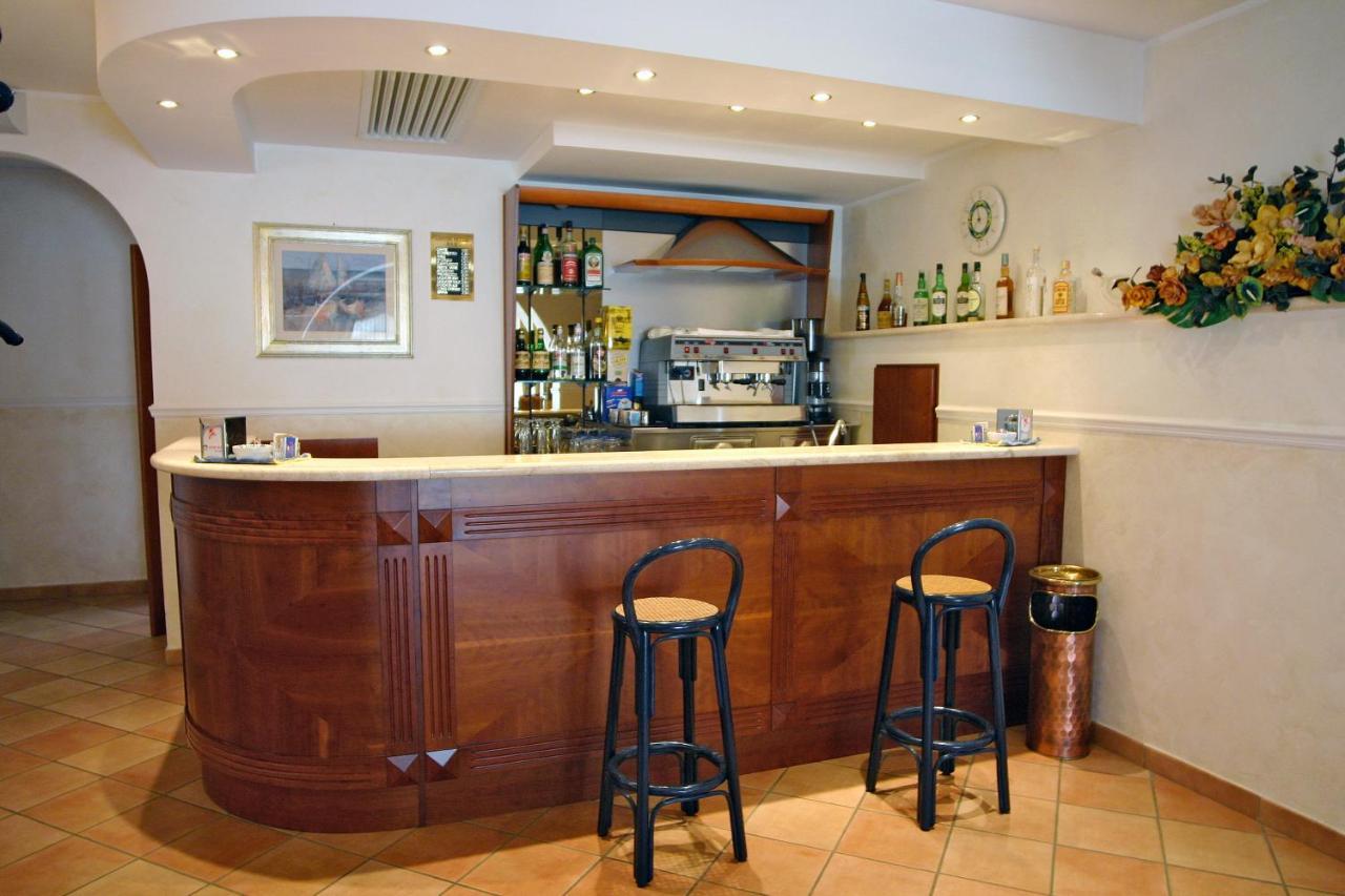 Villa Luigi Hotel & Restaurant Nuova Gestione Villa Rosa Di Martinsicuro エクステリア 写真